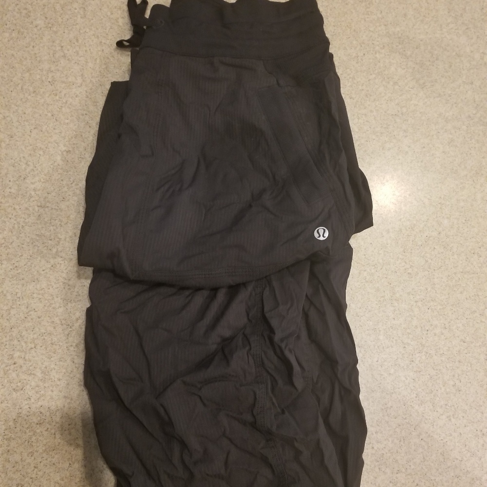 euc lululemon dance studio pants